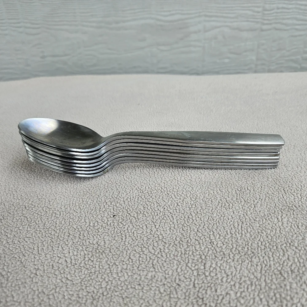 Oneida Stainless Soup Spoon Lot of 8 Cannon? 7 2/16